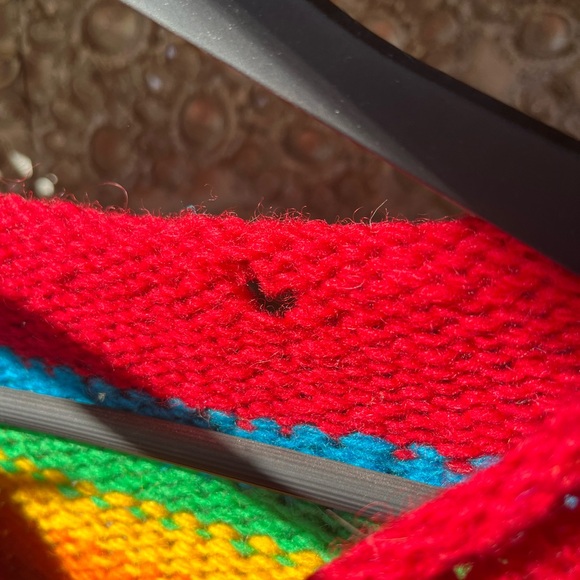 LARGE RAINBOW 🌈 🧶 KNIT PULL OVER - Picture 4 of 7